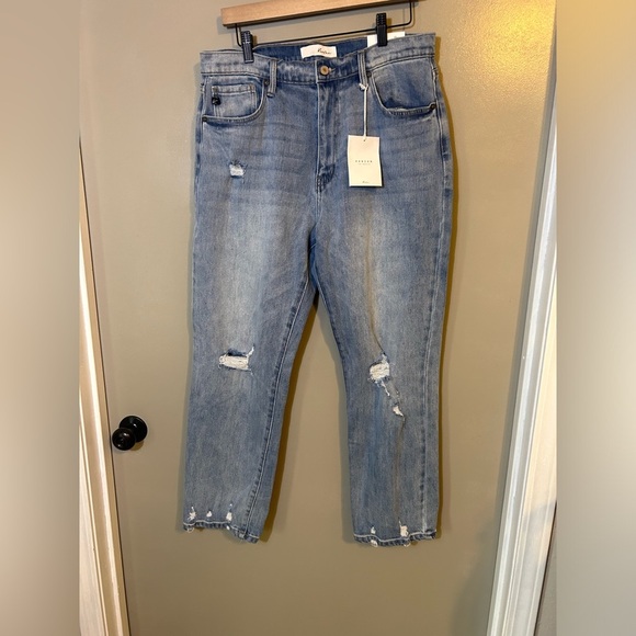 Kancan slightly distressed straight leg jeans size 13/30 NWT - Picture 1 of 8